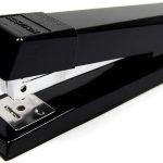ENGRAPADORA BOSTITCH B660BLACK DE ESCRITORIO COLOR NEGRO
